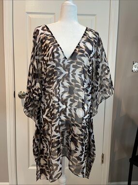Sheer V-Neck Tunic Top in Black and White